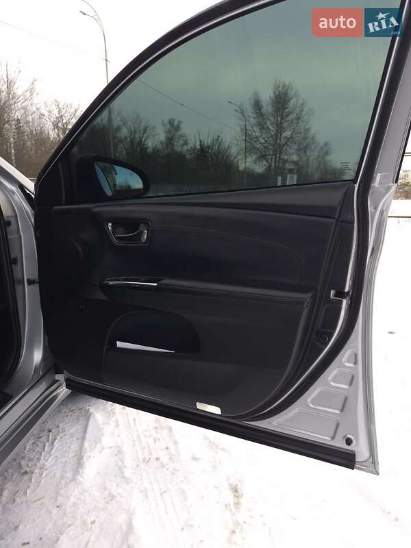 Седан Toyota Avalon 2018 в Киеве