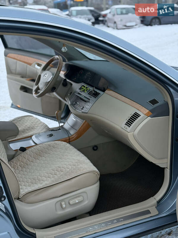 Седан Toyota Avalon 2005 в Кропивницком