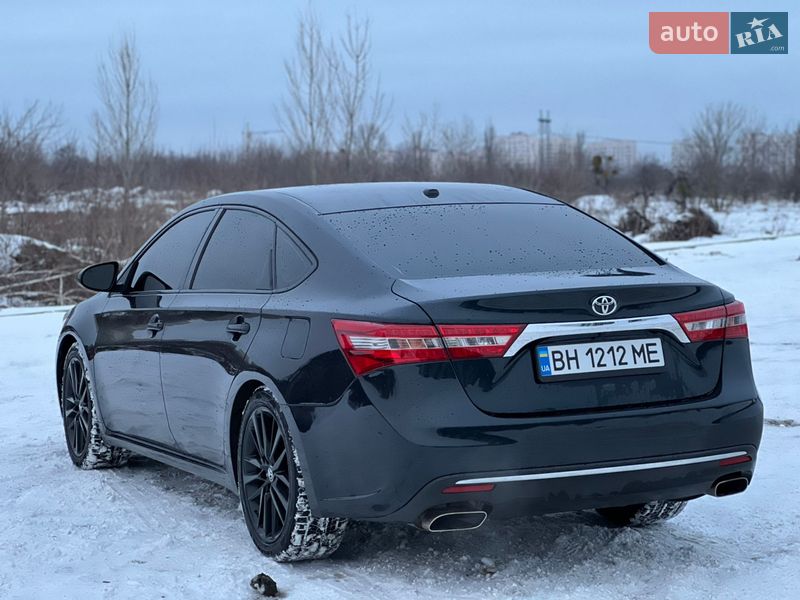 Седан Toyota Avalon 2016 в Киеве