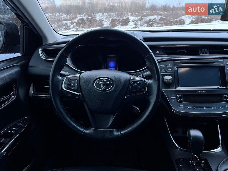 Седан Toyota Avalon 2016 в Киеве