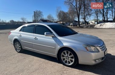 Седан Toyota Avalon 2006 в Мені