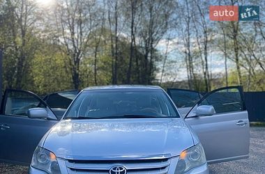Седан Toyota Avalon 2006 в Калуше