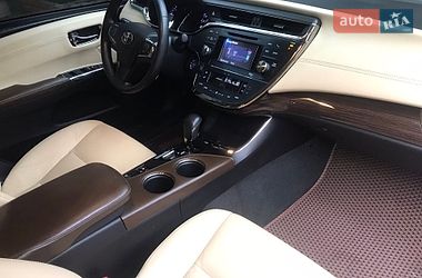 Седан Toyota Avalon 2012 в Киеве