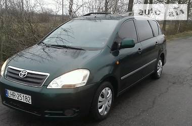 Мінівен Toyota Avensis Verso 2003 в Луцьку