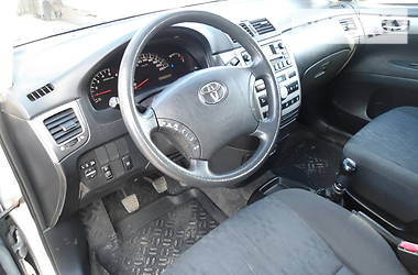 Минивэн Toyota Avensis Verso 2004 в Гайсине