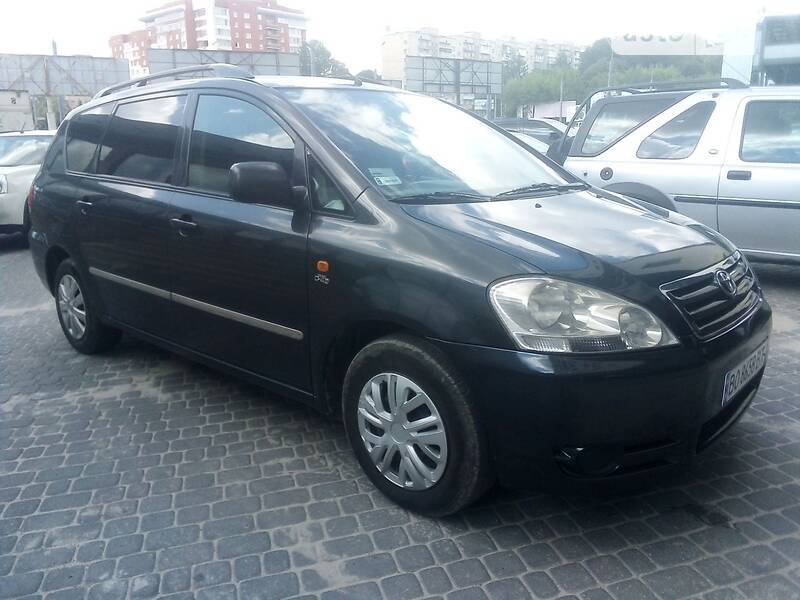 Мінівен Toyota Avensis Verso 2002 в 