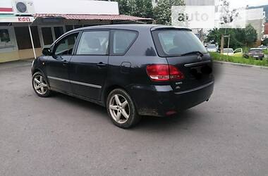Універсал Toyota Avensis Verso 2004 в 