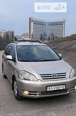 Мінівен Toyota Avensis Verso 2003 в Києві