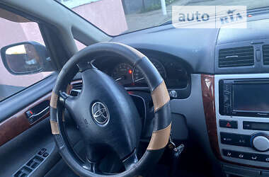 Минивэн Toyota Avensis Verso 2002 в Ружине