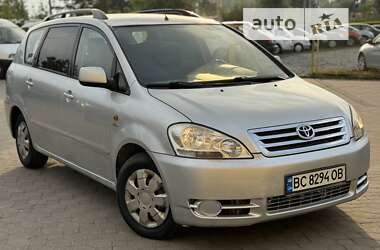 Минивэн Toyota Avensis Verso 2003 в Львове