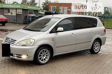 Мінівен Toyota Avensis Verso 2002 в Одесі