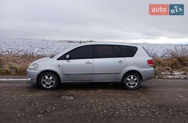 Мінівен Toyota Avensis Verso 2002 в Львові