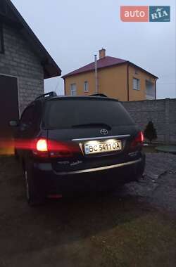 Мінівен Toyota Avensis Verso 2002 в 