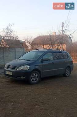 Мінівен Toyota Avensis Verso 2002 в 