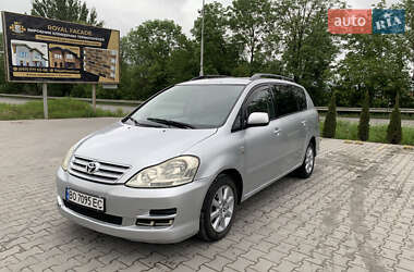 Мінівен Toyota Avensis Verso 2004 в 