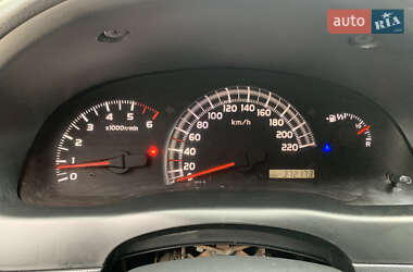Мінівен Toyota Avensis Verso 2004 в 