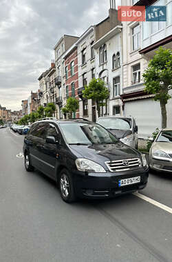 Минивэн Toyota Avensis Verso 2003 в Первомайске