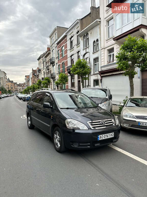 Toyota Avensis Verso 2003 Toyota Avensis Verso 2003