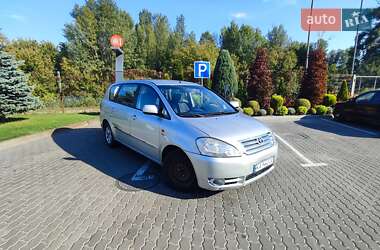Мінівен Toyota Avensis Verso 2001 в Черкасах
