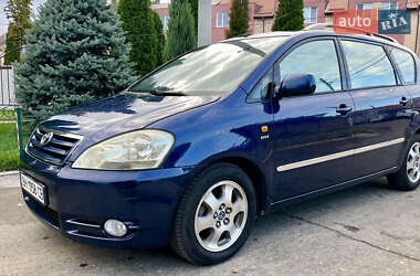 Мінівен Toyota Avensis Verso 2002 в Білгороді-Дністровському