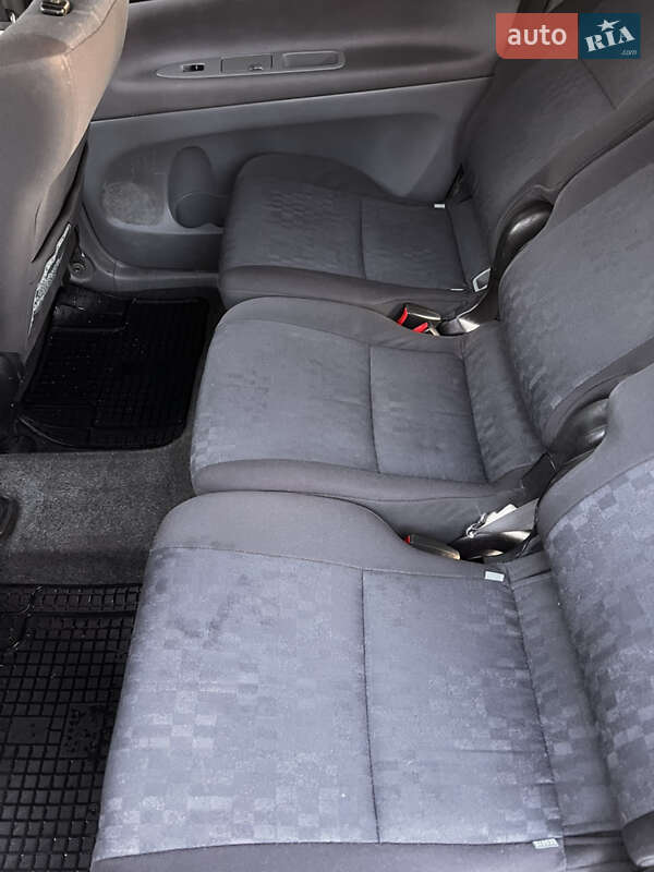 Минивэн Toyota Avensis Verso 2002 в Черновцах фото 13 Минивэн Toyota Avensis Verso 2002 в Черновцах