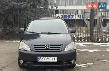 Минивэн Toyota Avensis Verso 2002 в Николаеве