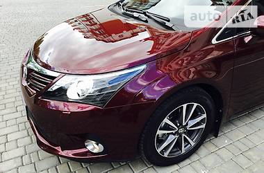 Седан Toyota Avensis 2013 в Ивано-Франковске