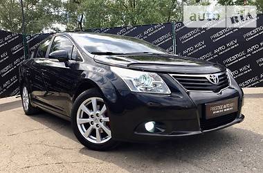 Седан Toyota Avensis 2012 в Киеве