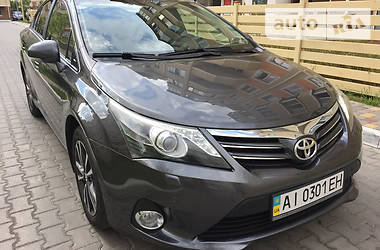 Седан Toyota Avensis 2013 в Києві