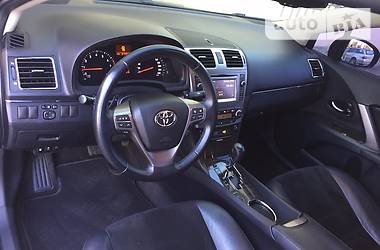 Седан Toyota Avensis 2013 в Днепре