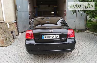 Седан Toyota Avensis 2004 в Тернополі