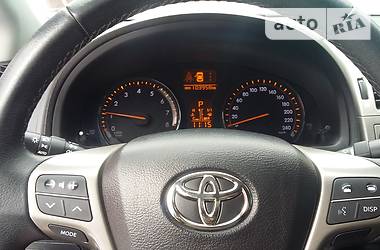 Седан Toyota Avensis 2011 в Киеве