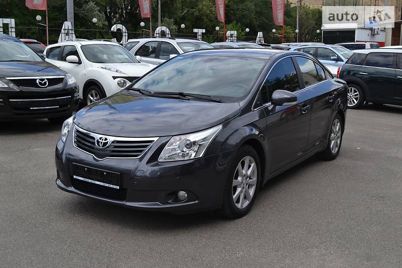 Седан Toyota Avensis 2011 в Киеве