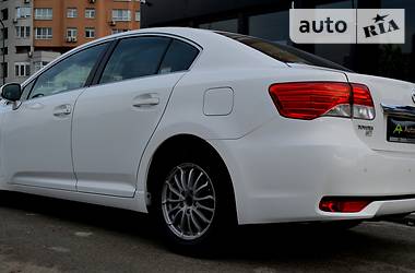 Седан Toyota Avensis 2012 в Киеве