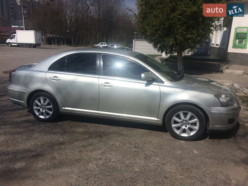 Седан Toyota Avensis 2007 в Львове