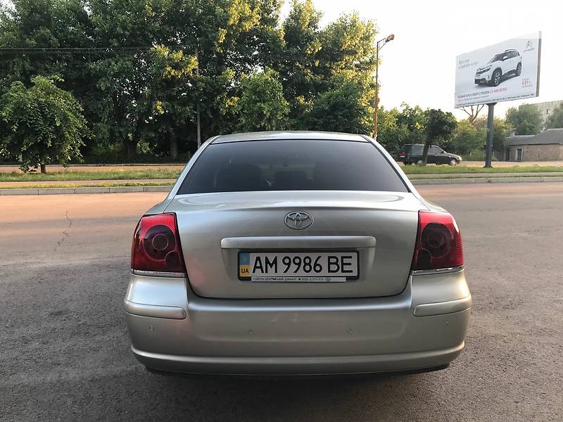 Седан Toyota Avensis 2003 в Бердичеві