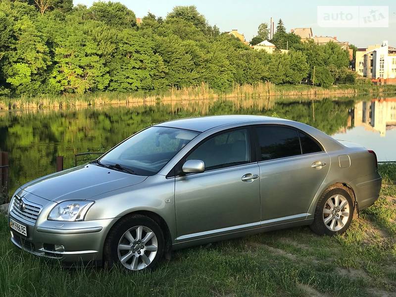 Седан Toyota Avensis 2003 в Бердичеві