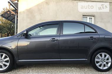 Седан Toyota Avensis 2008 в Тернополе