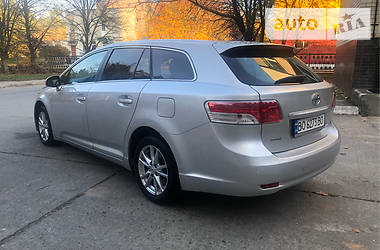 Универсал Toyota Avensis 2010 в Нетешине