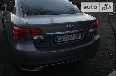 Седан Toyota Avensis 2015 в Умані