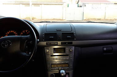 Седан Toyota Avensis 2006 в Киеве