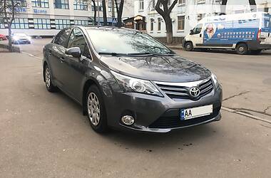 Седан Toyota Avensis 2013 в 