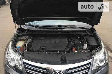 Седан Toyota Avensis 2013 в 