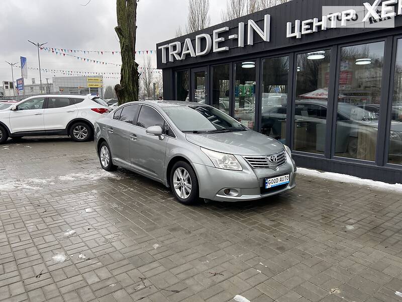 Седан Toyota Avensis 2011 в 