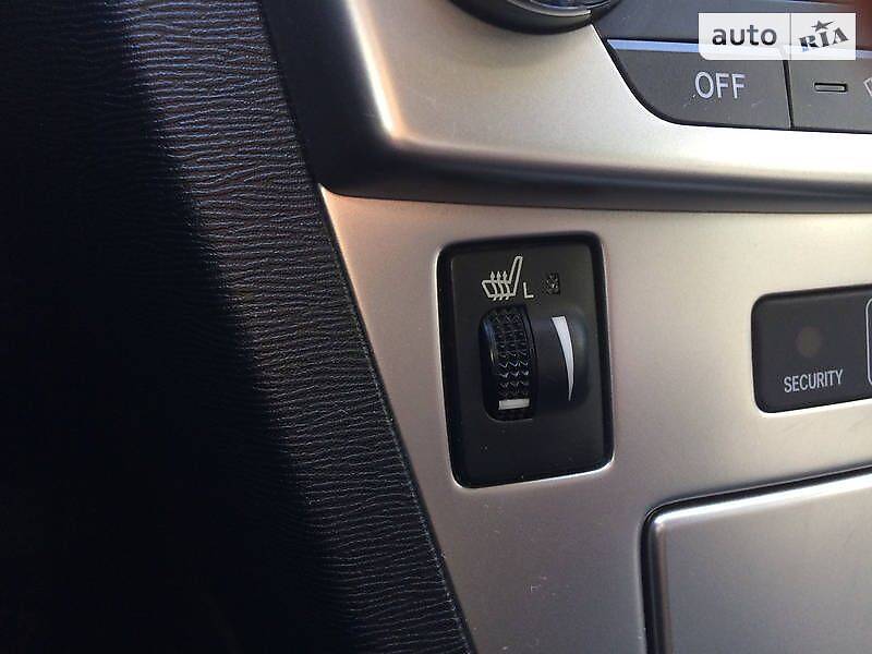 Седан Toyota Avensis 2012 в Ужгороді