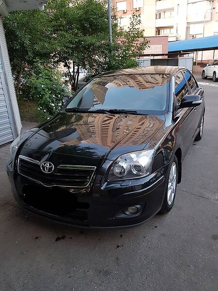 Toyota avensis 2008 год