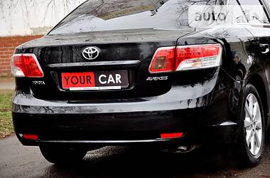 Седан Toyota Avensis 2012 в 