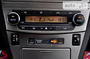 Седан Toyota Avensis 2012 в 