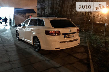 Універсал Toyota Avensis 2012 в 
