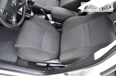Седан Toyota Avensis 2006 в 